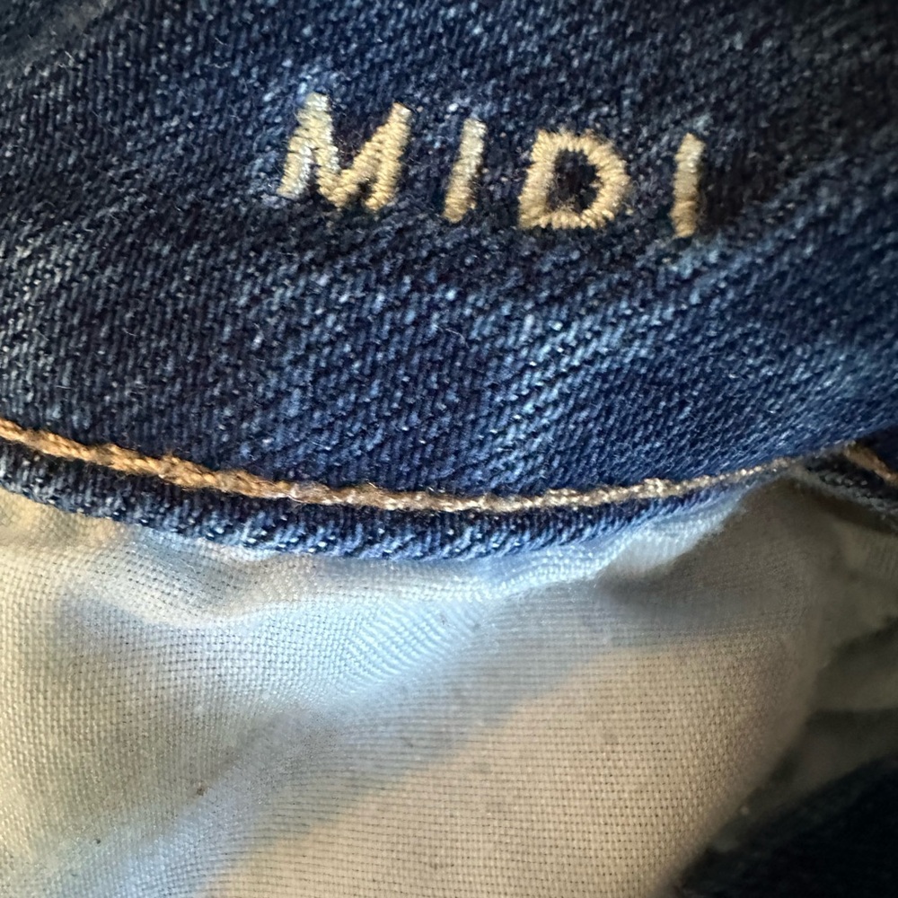 American Eagle Midi Shorts - Picture 3 of 4